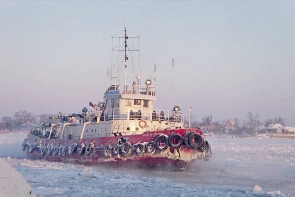 В морском порту Азов установили ледовые ограничения