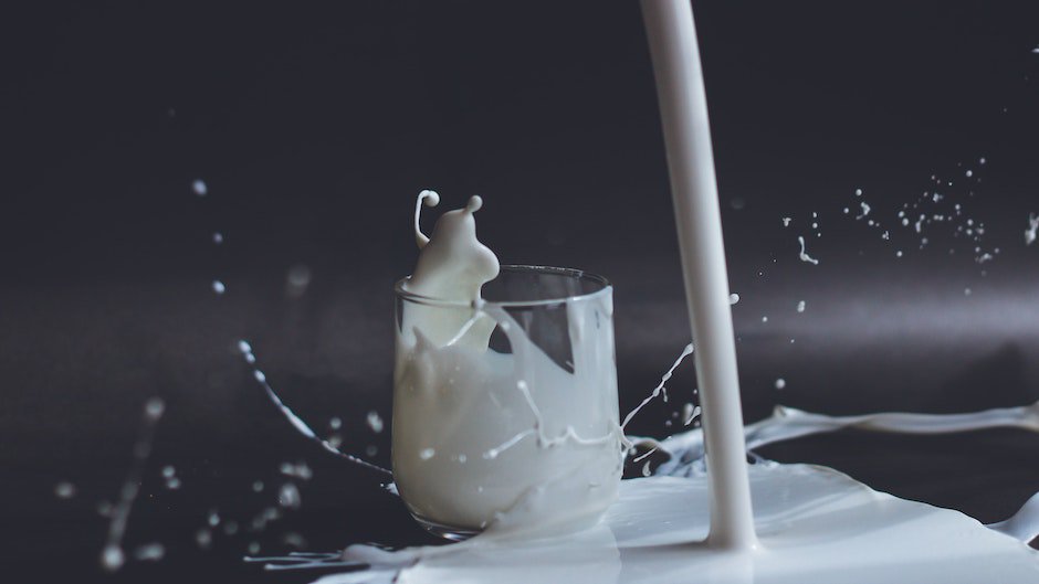 Раскрыты опасные последствия моды на заменители молока
