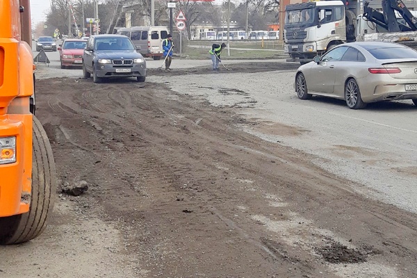 В Азове 700 метров дороги отремонтируют за 35 миллионов рублей