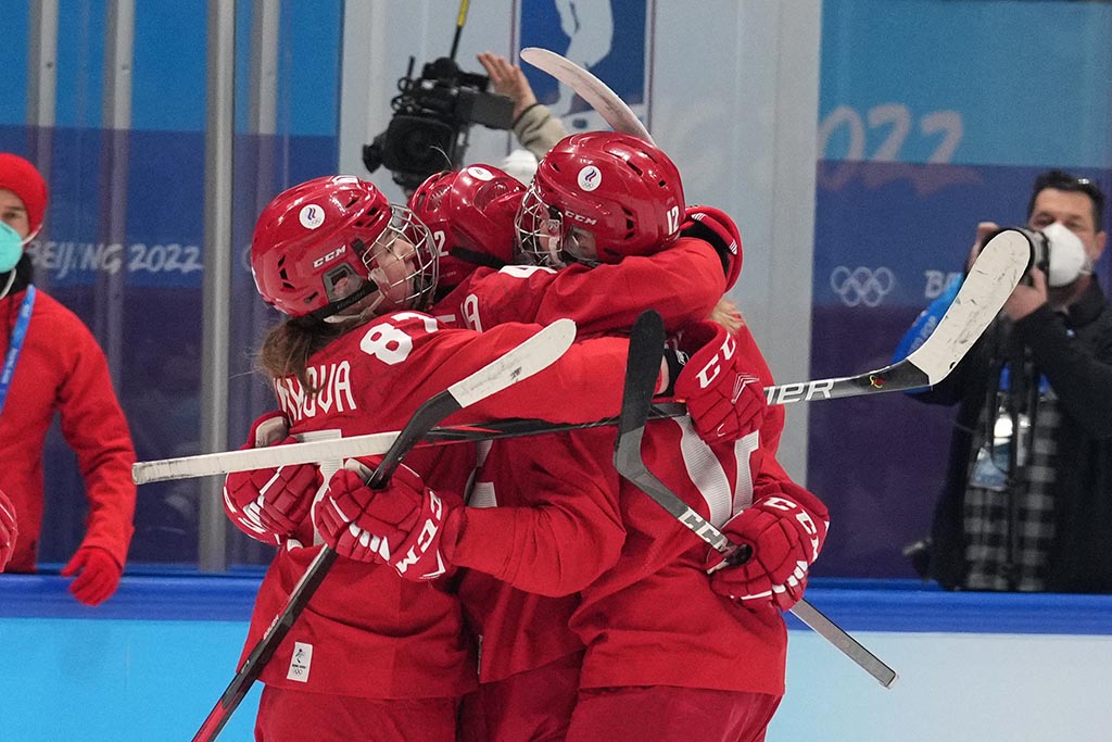 Женская сборная России по хоккею уверенно обыграла Швейцарию в стартовом матче на ОИ-2022