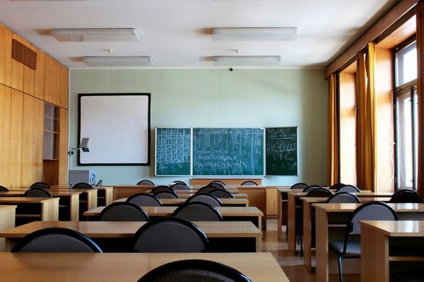 В школы Азова зачислили учащихся из Донбасса