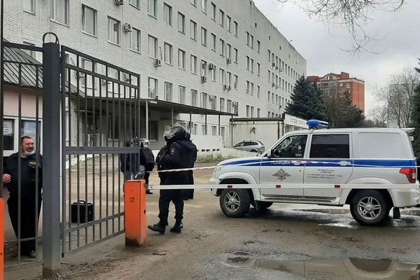 В Азове эвакуировали поликлинику городской больницы №1