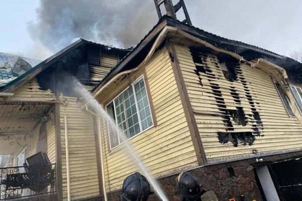 В Азовском районе из огня спасли человека