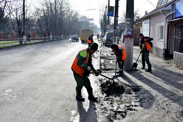 На содержание дорог в Азове потратят 62,5 миллиона рублей