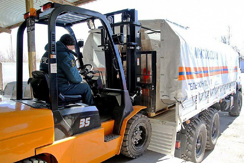 МЧС Ростовской области доставили в ДНР, ЛНР и на Украину около 1,2 тысяч тонн гумгруза