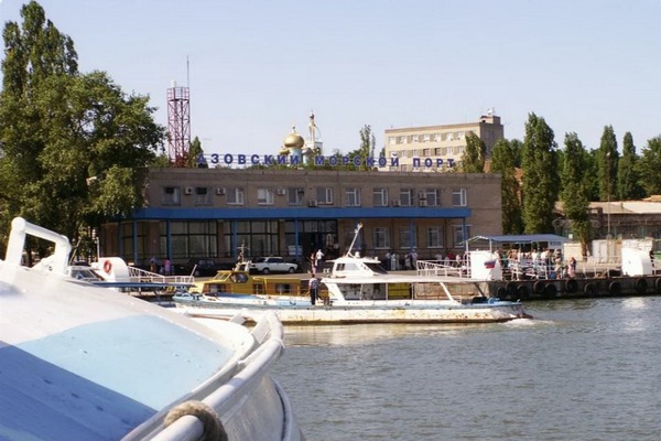 Губернатор предложил изменить статус морского порта Азов