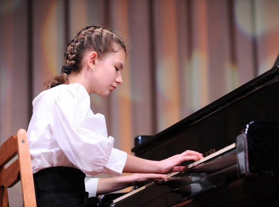 Юная пианистка из Азовского района стала лауреатом первой степени престижного международного фестиваля-конкурса 