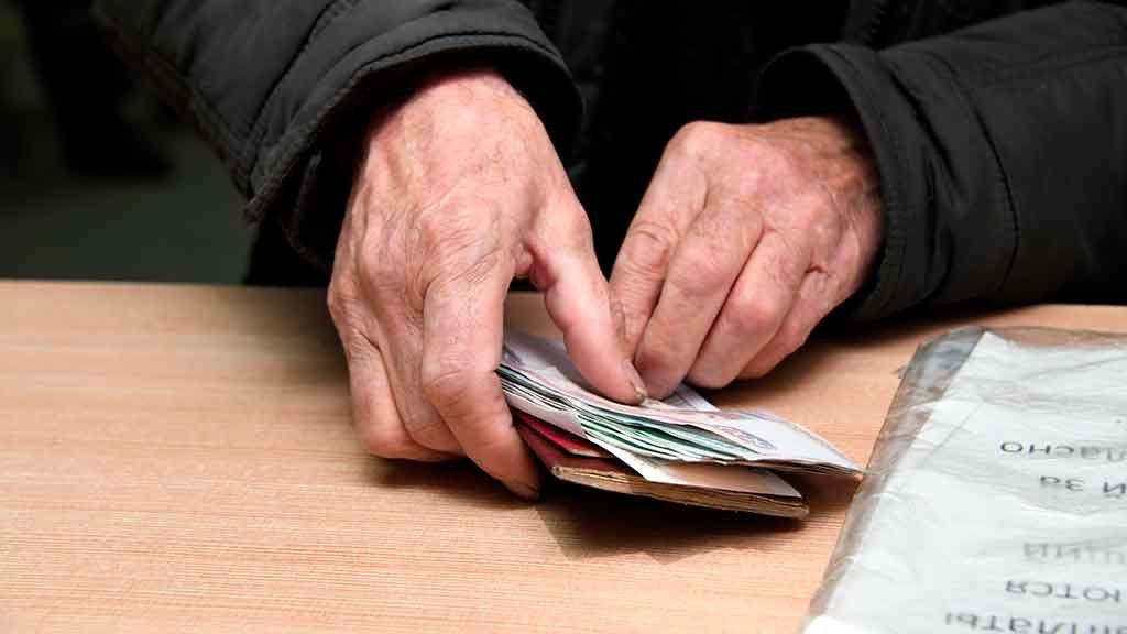 Старики и разбойники: наказание за мошенничество с пенсионерами ужесточат