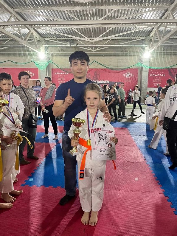 Юная жительница Азовского района стала чемпионкой турнира по каратэ киокусинкай