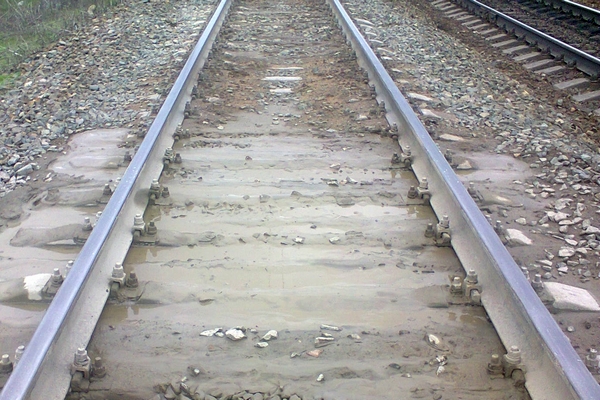 В Азовском районе пассажирский поезд сбил ростовчанку