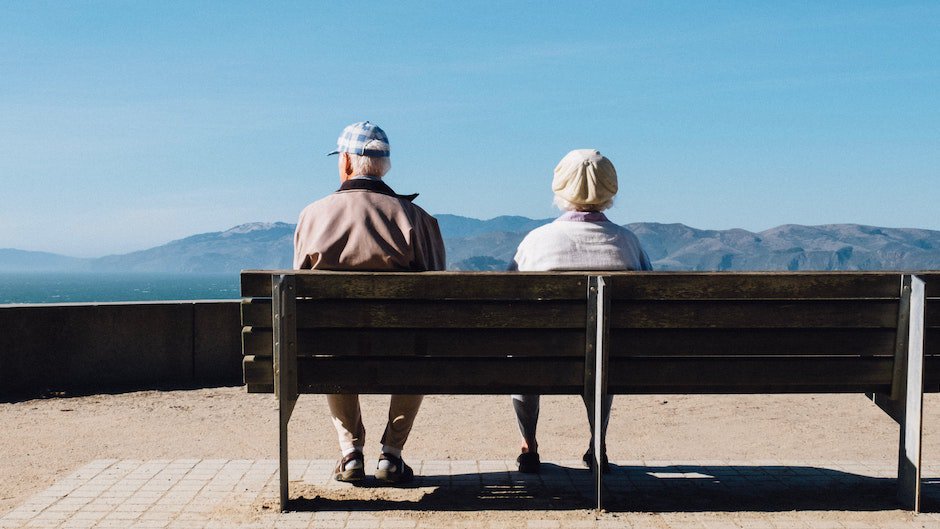 Британские исследователи выявили зависимость деменции от общительности