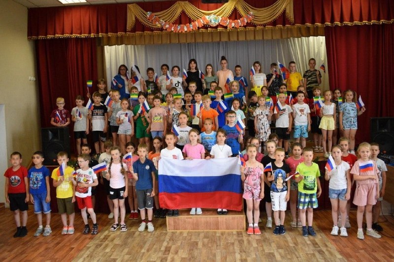 В Азовском районе начали работать оздоровительные лагеря с дневным пребыванием детей. Лагеря организованы в 13 сельских школах