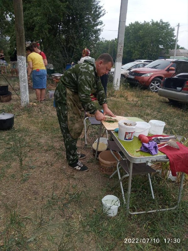 В День рыбака в селе Павловка организовали конкурс на лучшее приготовление ухи
