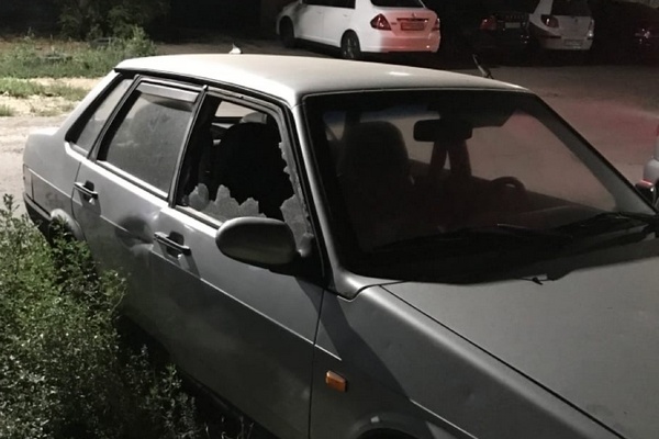 В Азове автомобилисты пожаловались на массовые кражи аккумуляторов по ночам