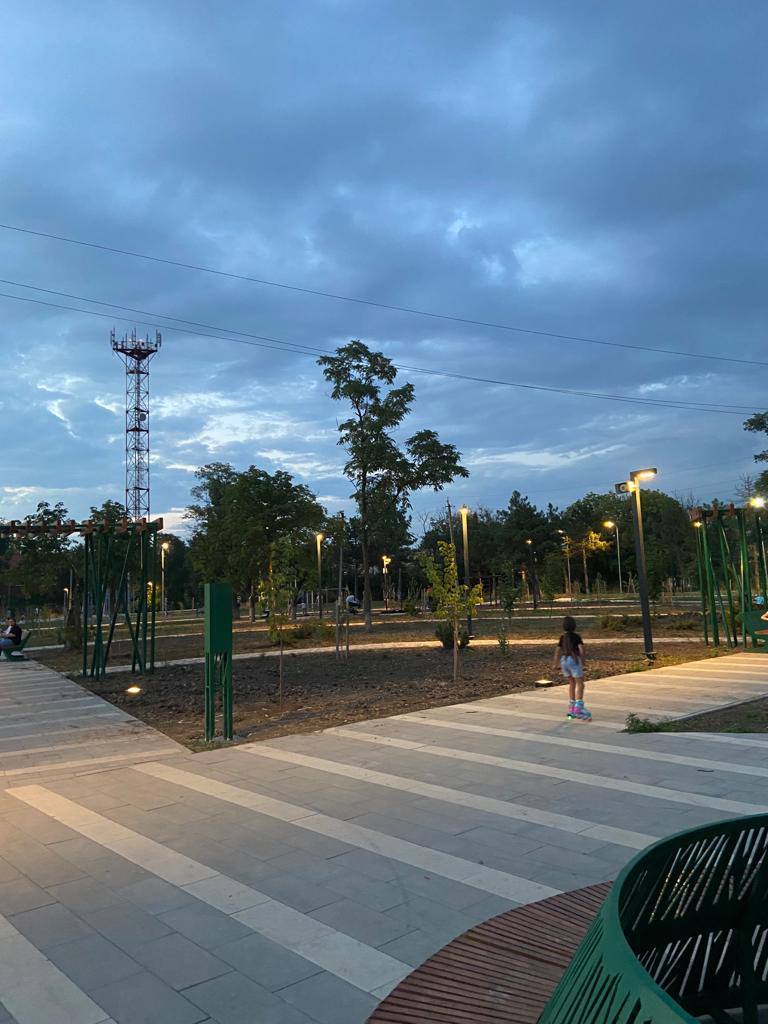 В парке села Кагальник проверили систему уличного освещения