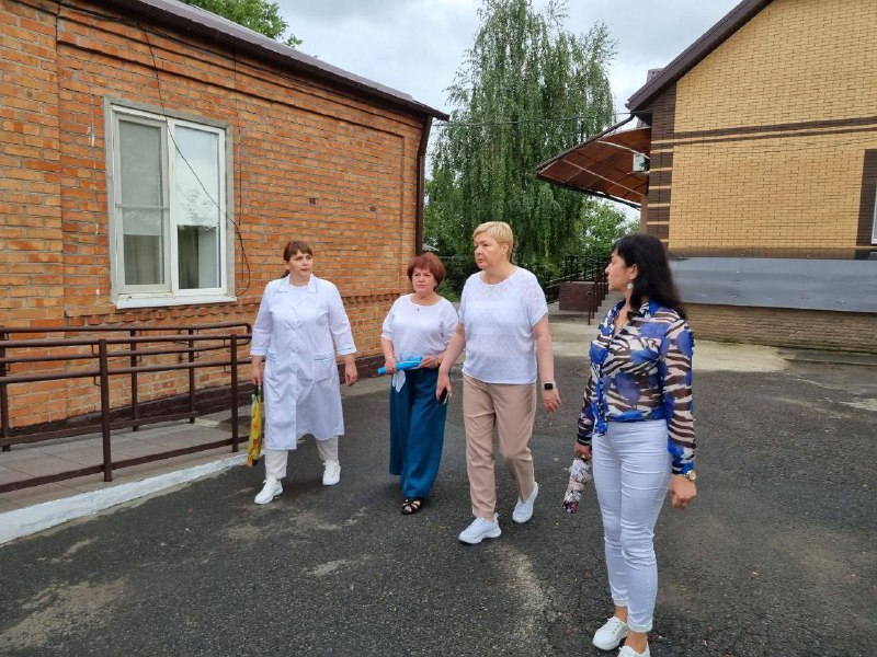 В Азовском районе побывала министр труда и социального развития Ростовской области Елена Елисеева