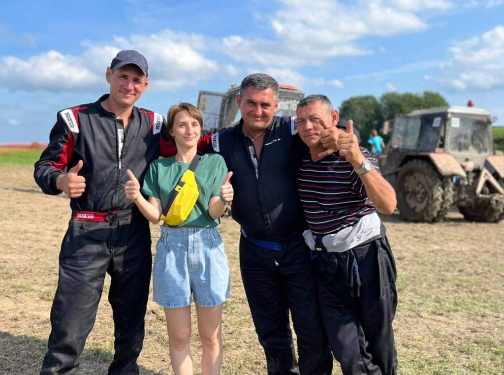 Трактористы Азовского района приняли участие в 9-ом открытом чемпионате России по пахоте