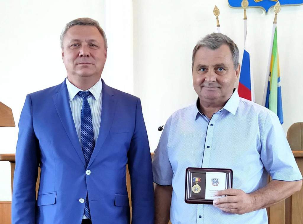 В Азовском районе состоялась церемония награждения знаком «85 лет Ростовской области»
