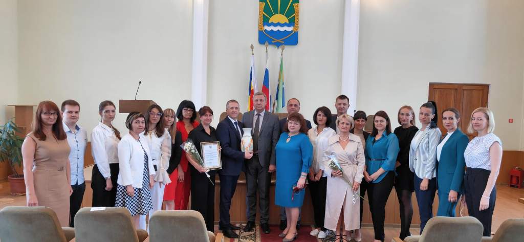 Александр Палатный поздравил коллектив Райфинуправления с профессиональным праздником