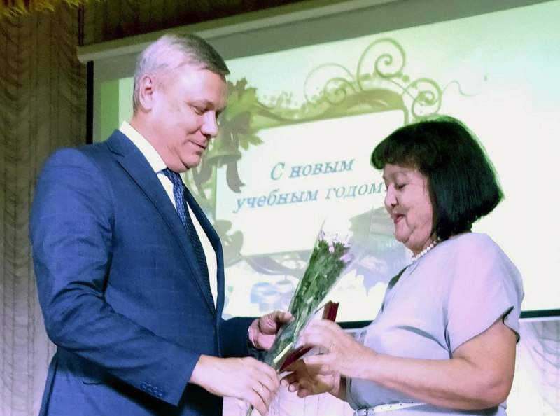 Александр Палатный провёл церемонию награждения педагогов Азовского района 