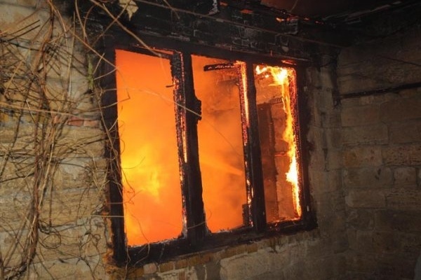 В Азовском районе из огня спасли пожилого мужчину