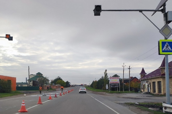 На аварийном участке трассы Ростов — Азов установили светофор