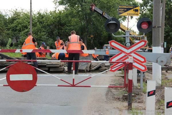 На границе Азова и района закроют железнодорожный переезд