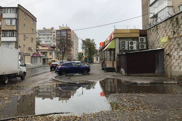 Шторм в Азовском районе задержится на все выходные дни