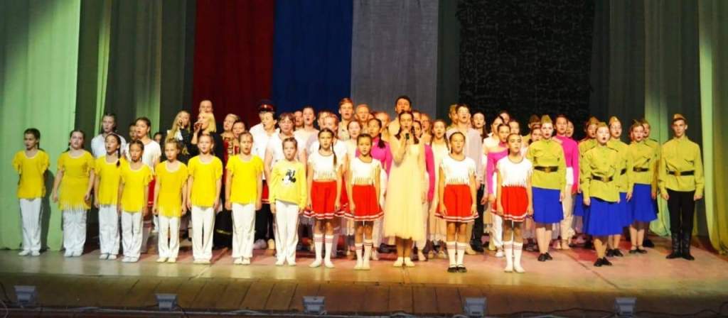 В Азовском районе состоялся благотворительный концерт «Глядя в небо»