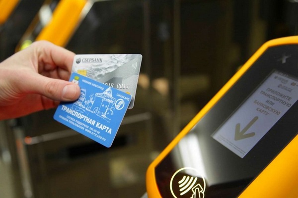 В Азове проезд в автобусах можно будет оплачивать картой в 2023 году
