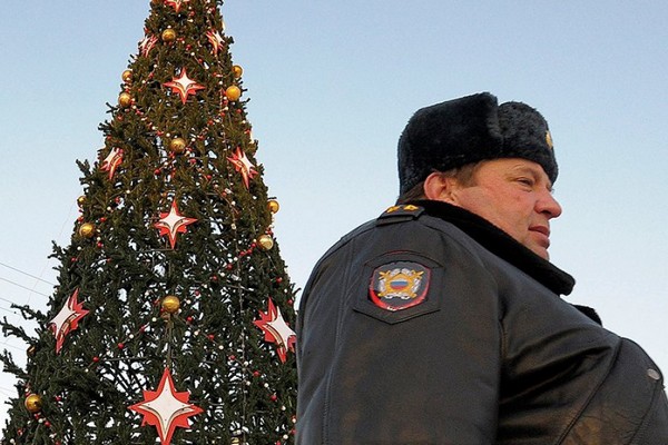 В Азове полицейские и спасатели перейдут на усиленный режим работы