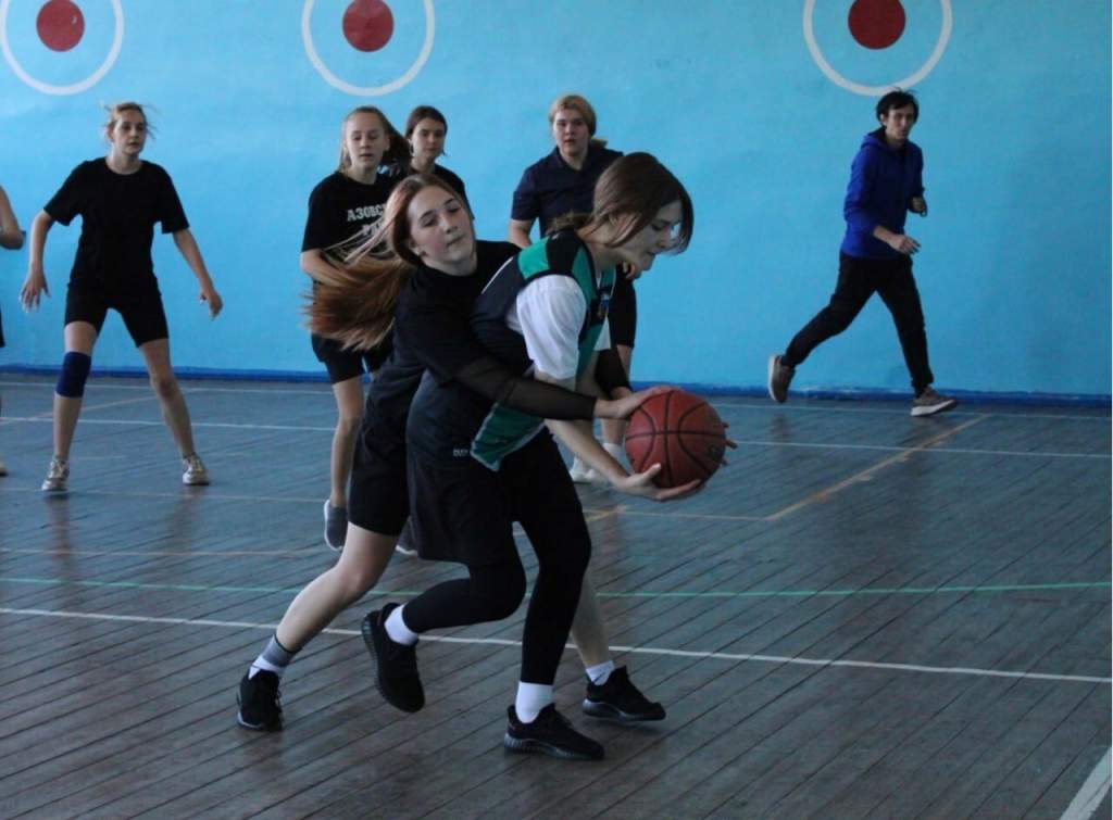 В Азовском районе завершился баскетбольный турнир «Весенние ласточки»