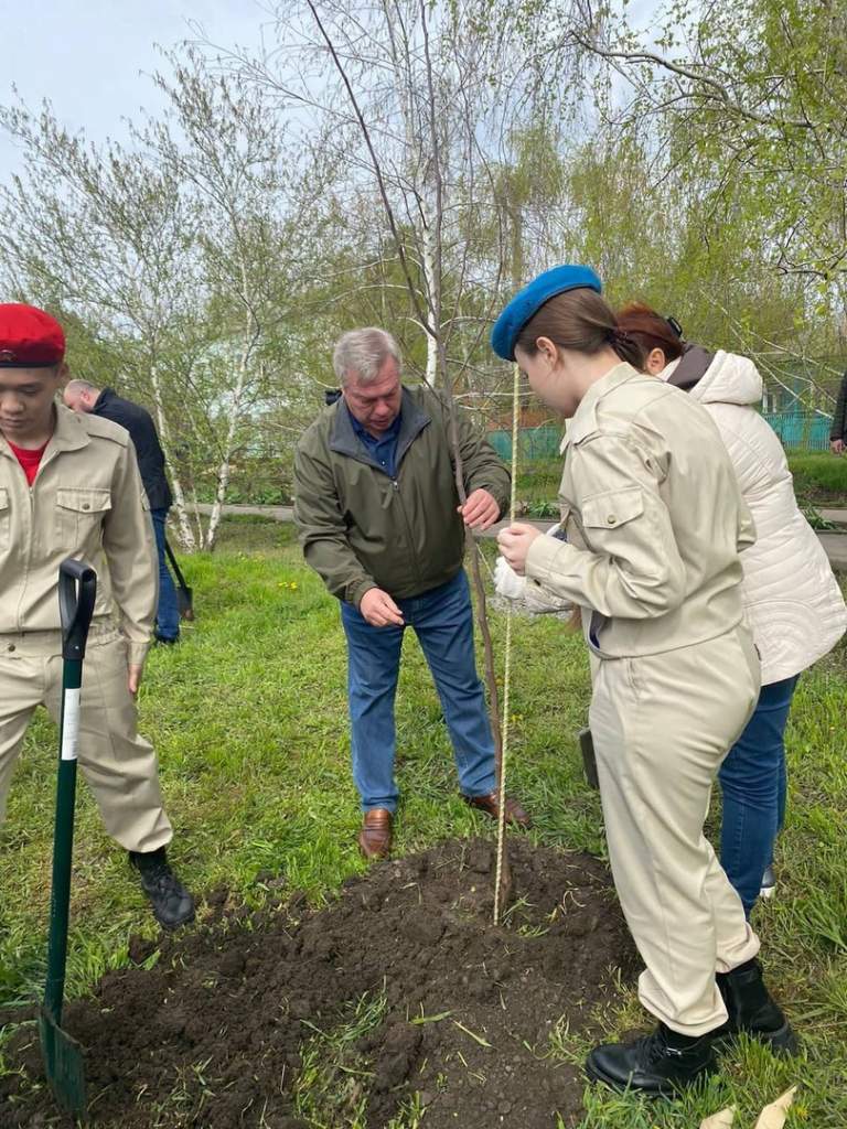 Василий Голубев принял участие в международной акции «Сад памяти» в Азовском районе