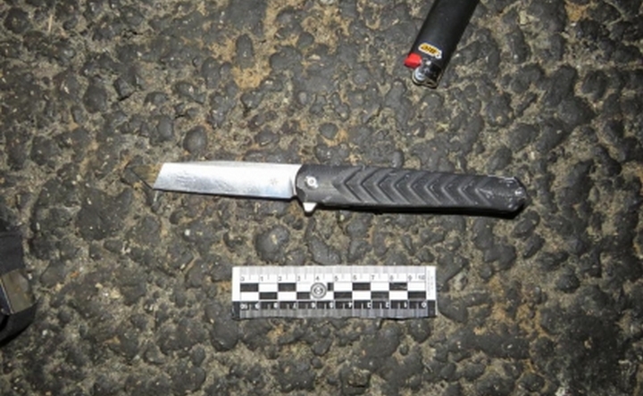 По уголовную статью угодил парень, пырнувший ножом полицейского при задержании в Азовском районе