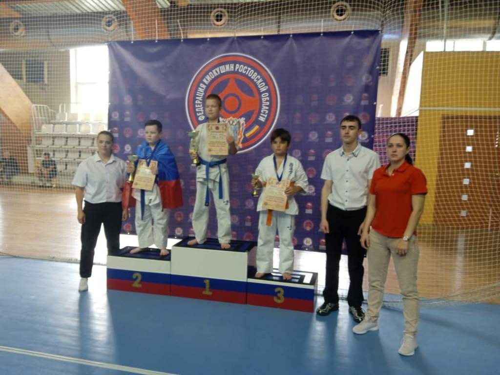 Спортсмены из Азовского района в составе областной команды заняли 1 место в турнире по карате