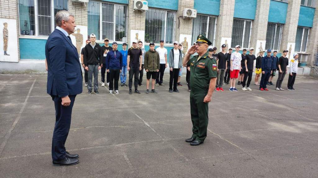 На срочную военную службу отправили призывников из Азовского района