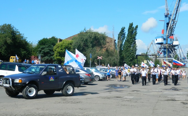 День ВМФ в Азове отметят парадом и спуском венка на воду Дона