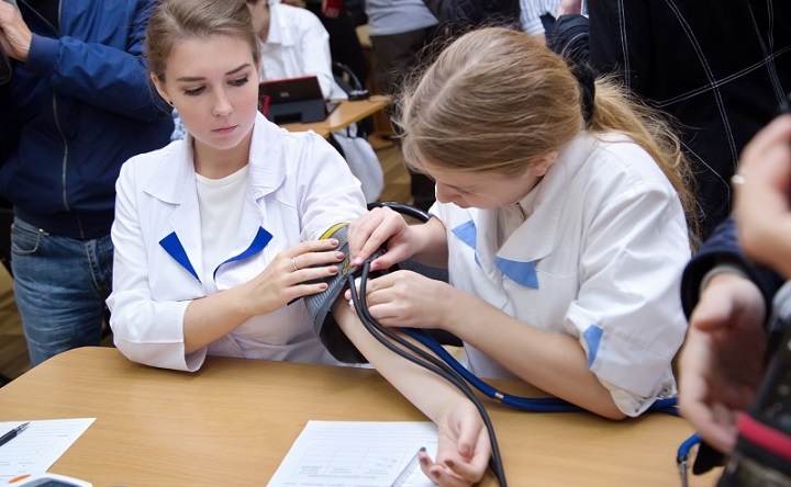 С 1 сентября в школе №1 в Азове 30 ребят начнут учиться в медицинском классе