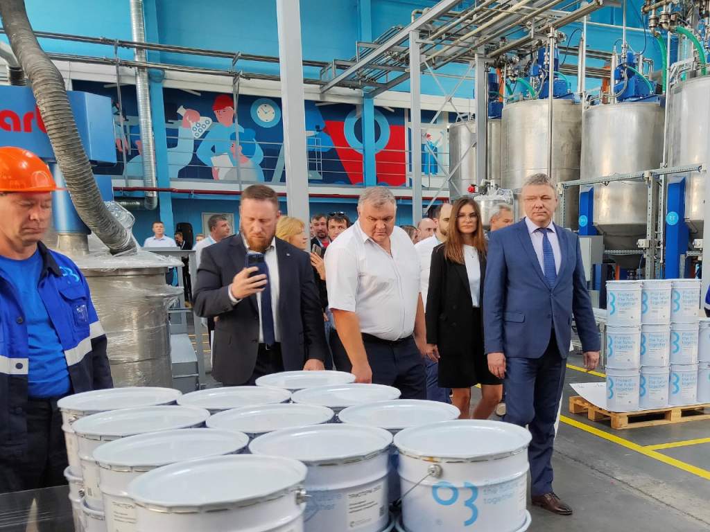 На заводе в Азовском районе открыли новую производственную линию