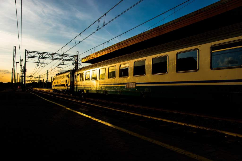 Пригородный поезд «Ростов — Азов» изменит расписание 11 ноября