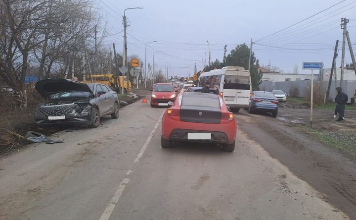 В Азовском районе в ДТП пострадала пассажирка