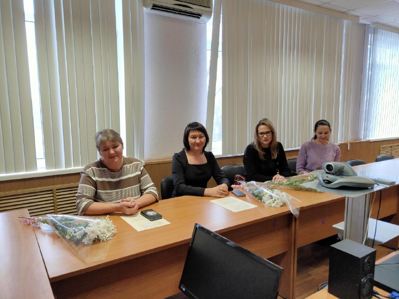 Нескольким жителям Азовского района вручили свидетельства на улучшение жилищных условий