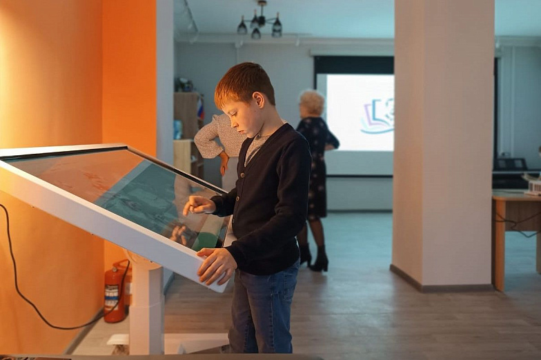 В Азове открылась современная модельная библиотека