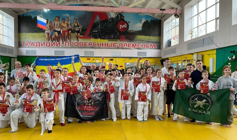 Спортсмены из Азовского района по рукопашному бою достойно выступили на Чемпионате