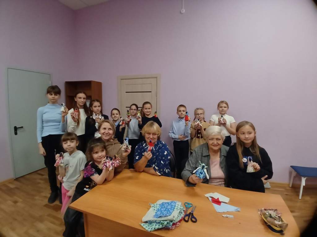 В Самарском прошел мастер-класс по изготовлению тряпичных кукол