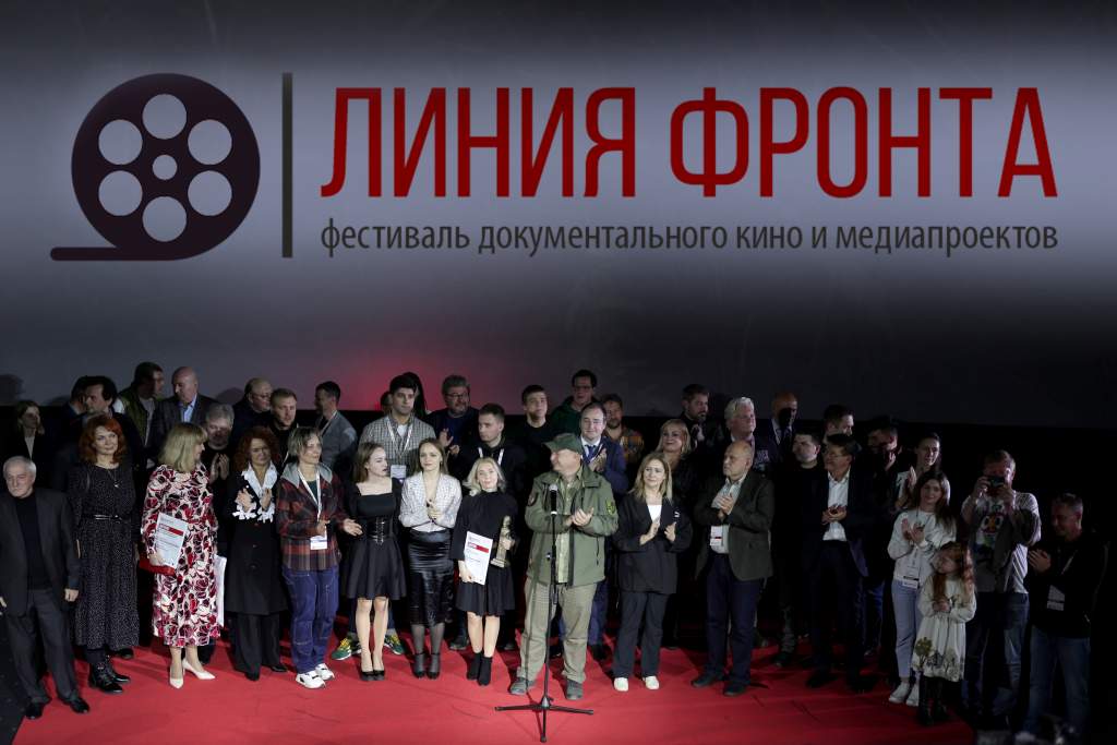 Успех Анны Барсуковой: режиссер триумфально шествует по фестивалям