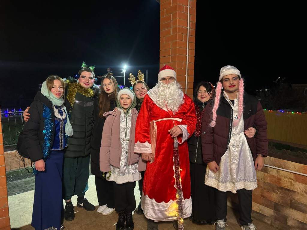 Жители Азовского района сегодня отмечают Рождественский сочельник