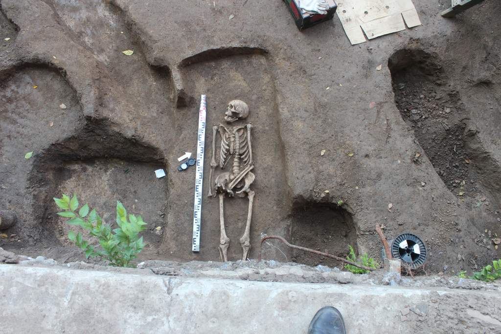 Средвековый Азак из раскопок археологов