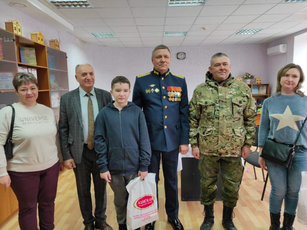 Глава администрации Азовского района встретился с семьями участников СВО