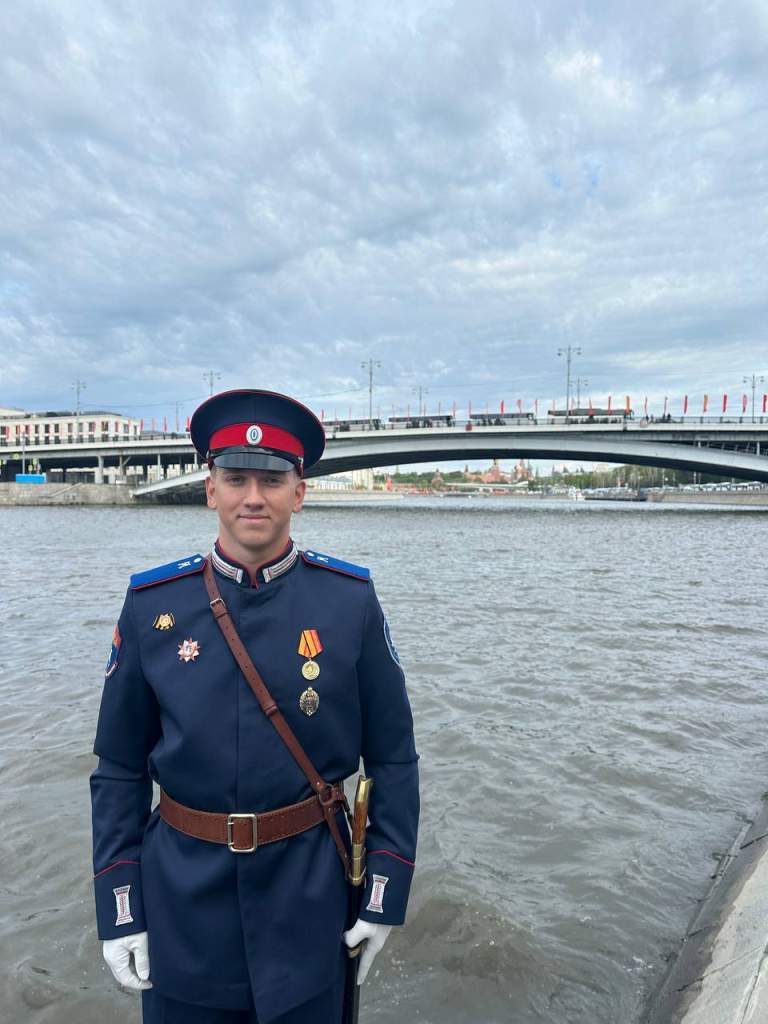 Чеканя шаг по Красной площади: уроженец Азовского района принял участие в главном Параде страны